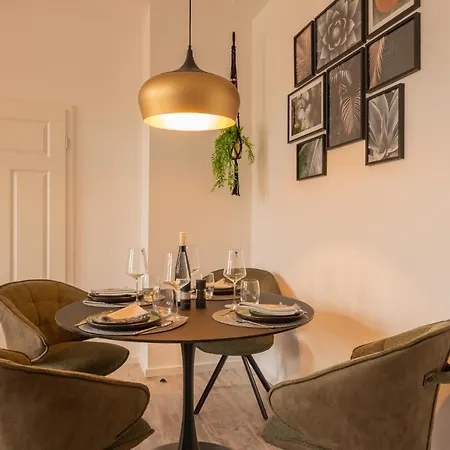 Maremar - Style Im Zentrum - Luxus Boxspringbett - Kueche - Arbeitsplatz - Highspeed Wlan Apartment *